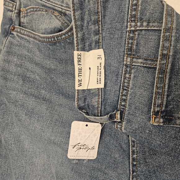 Curvy Vintage High Rise Flare Jeans- We The Free- NWT - Picture 6 of 7